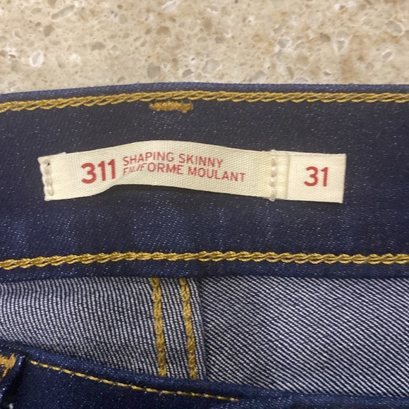 Levi’s 311 Dark Wash Shaping Skinny Jeans Size 31 - Picture 5 of 5